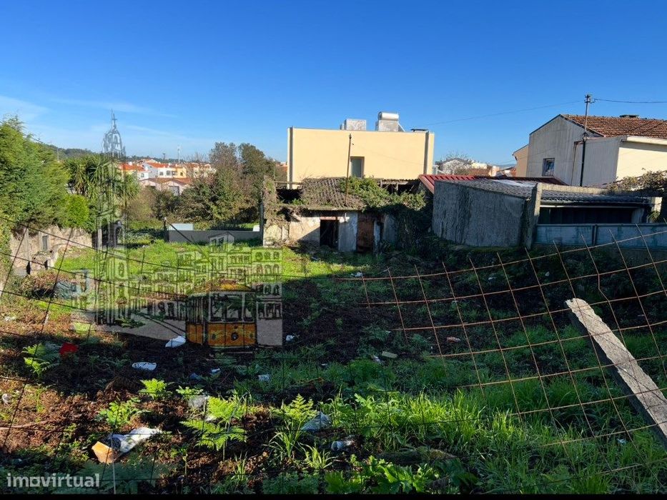 Venda de terreno em Águas Santas .