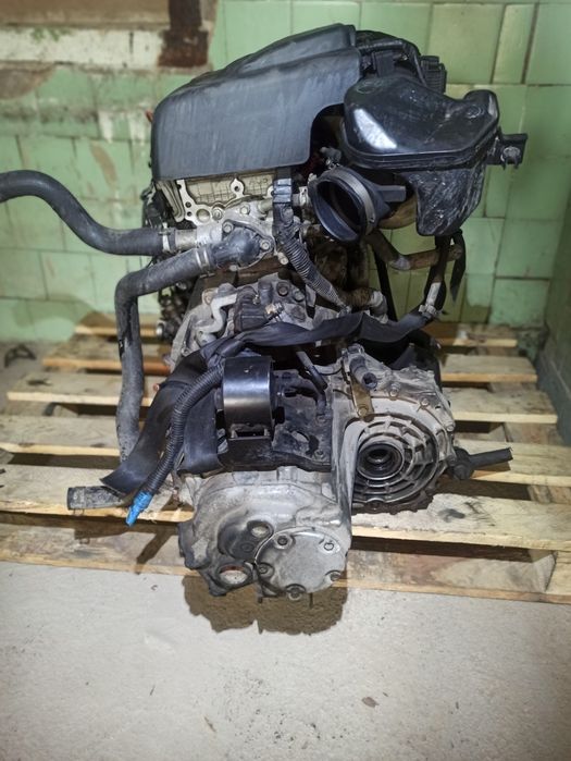 Двигун мотор двигатель QG18 1.8 16v Nissan Sunny Almera Primera Sentra