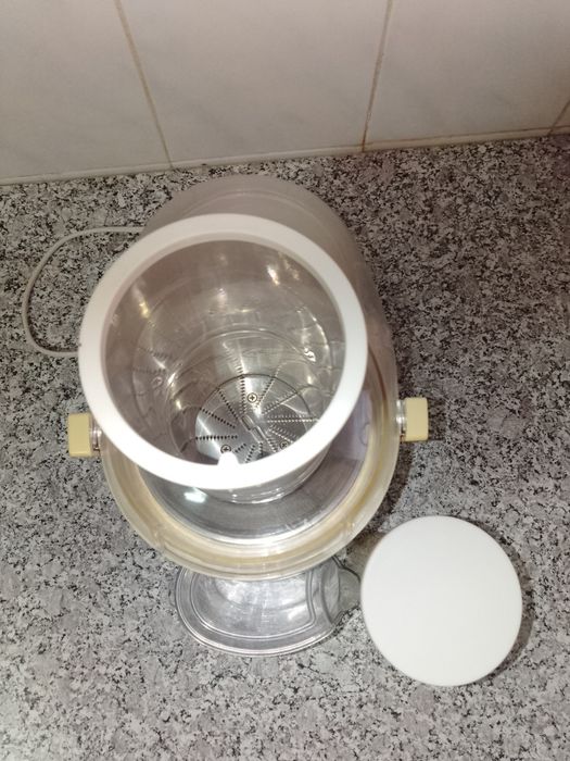 Vendo centrífuga de sumos. 20€ Negociável