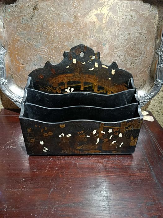 Porta-cartas Madeira Lacada Charão China Séc XIX 19,8 cm Pintado à mão