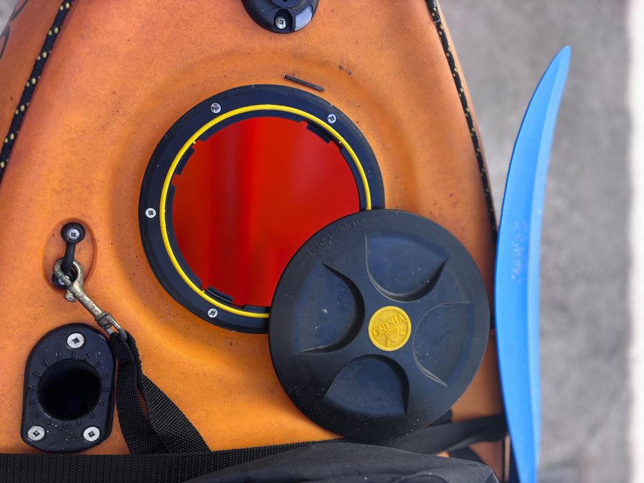 Caiaque de pesca Galaxy, com registo