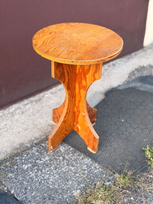 Taboret drewniany