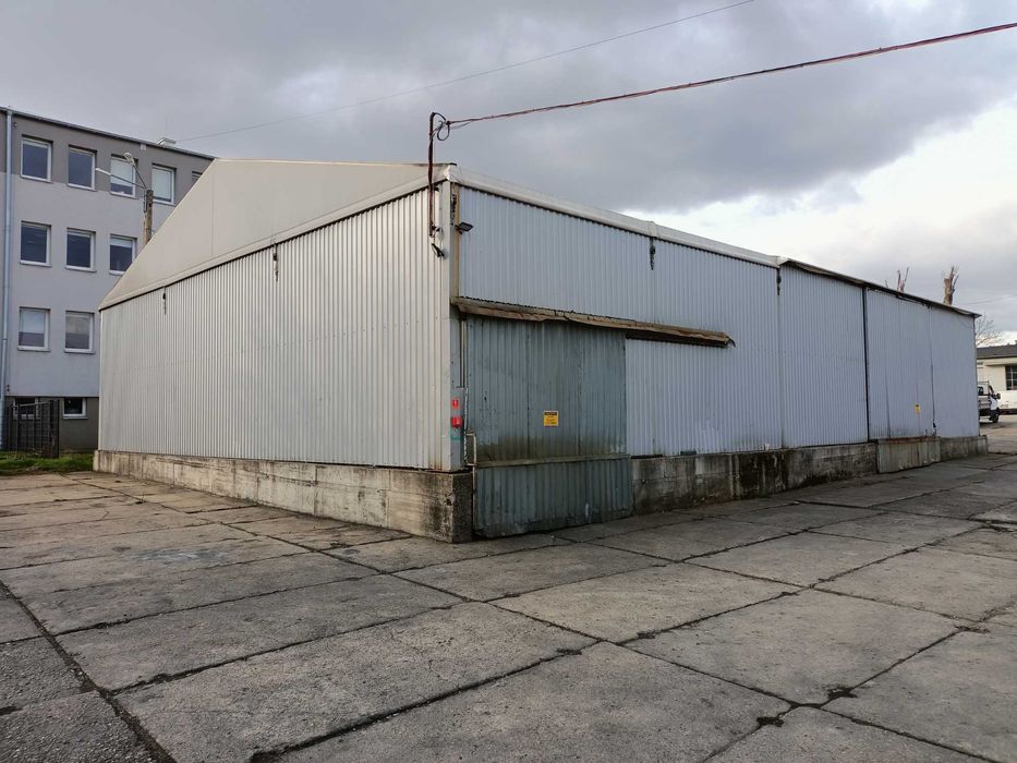 Hala namiotowa dwuspadowa stalowa, kryta plandeką PVC (dach) 330m2