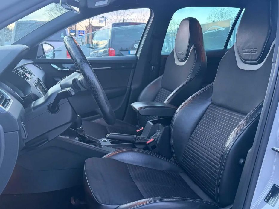 Skoda Octavia RS      2016