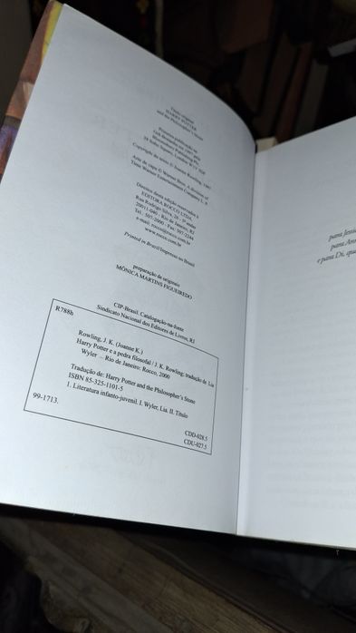 Harry Potter J.K. Rowling Pedra Filosofal 1 edição brasil