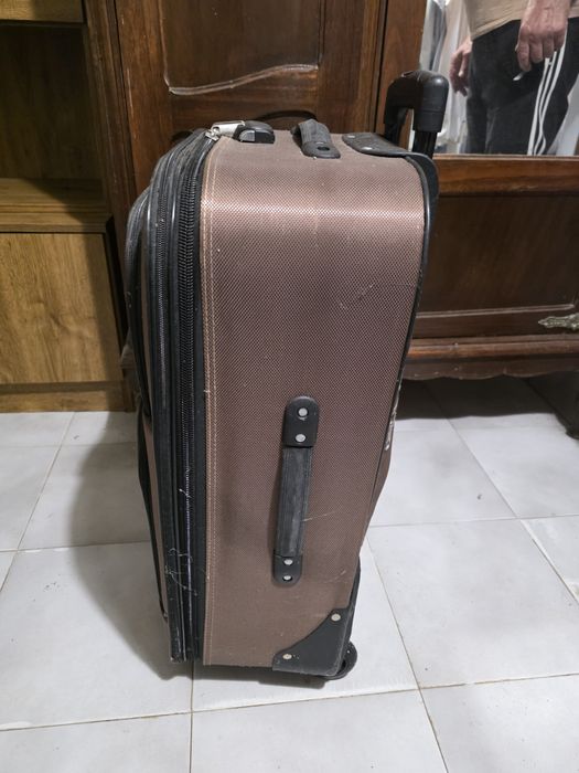 Mala de viagem trolley com código de segurança