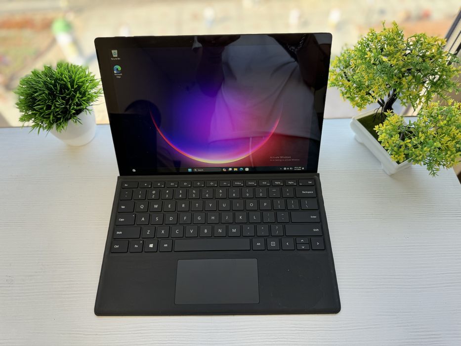 Microsoft Surface Pro 4  IPS 12.3" 3K IPS i5 8/256GB Wifi !