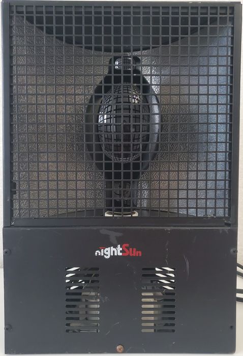 Ультрафиолетовый прожектор (УФ лампа) Nightsun SL030UV.  Светомузыка.