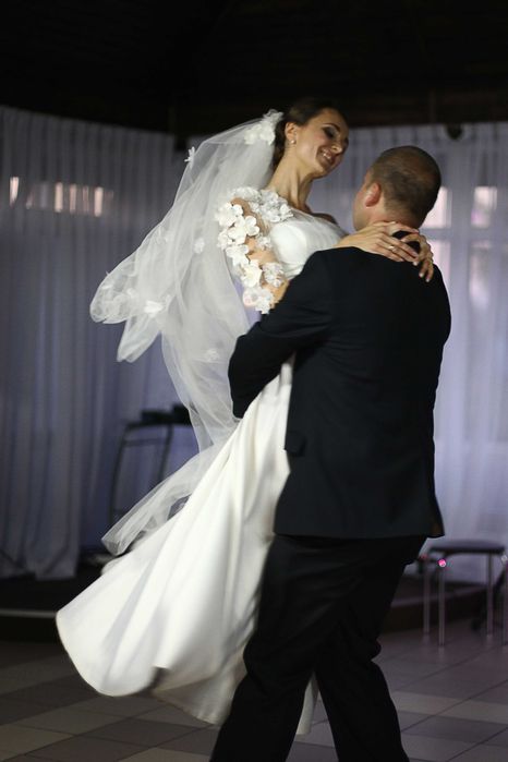 Дизайнерська сукня весільна / випускна