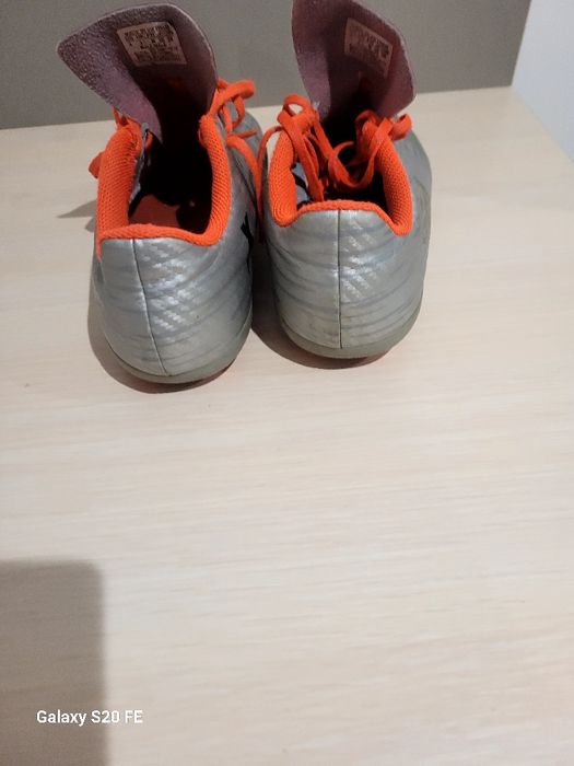 Buty do piłki korki