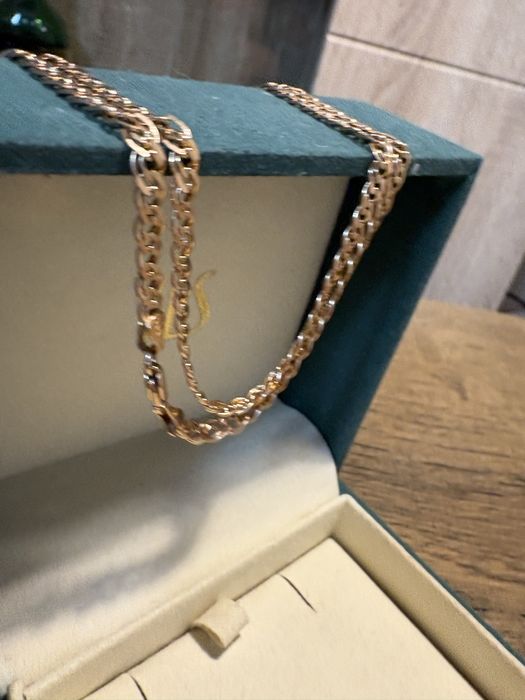 Złoty łańcuszek