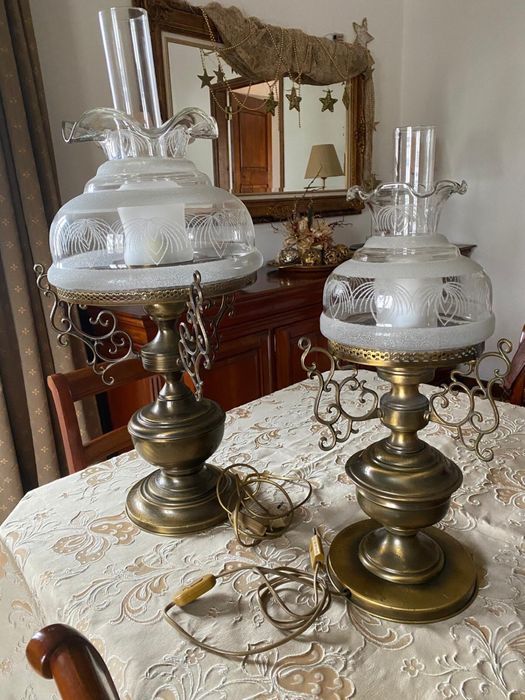 Candeeiros em cobre prontos a usar