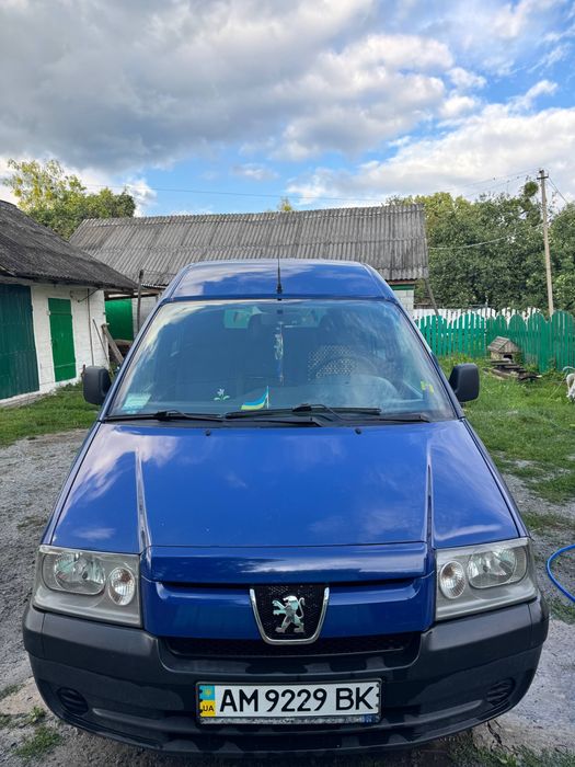 Продам Машину в гарно у стані