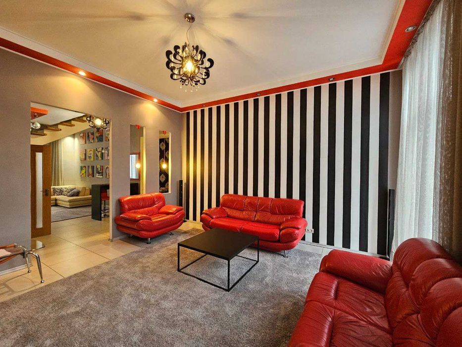 Продаж унікальної квартири на вул. Руська, поруч ЦУМ