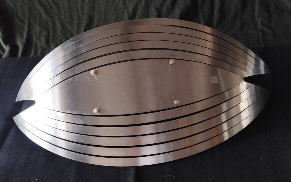 Fruteira vintage feita de aço inoxidável com um design elegante