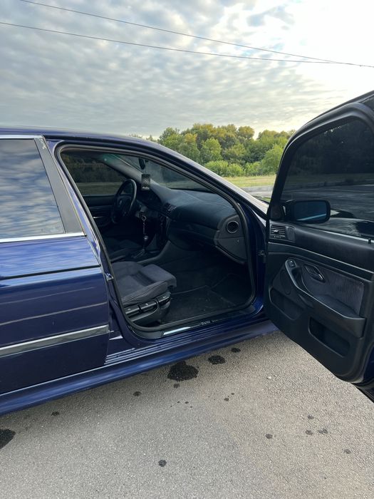 BMW E39 528 бензин