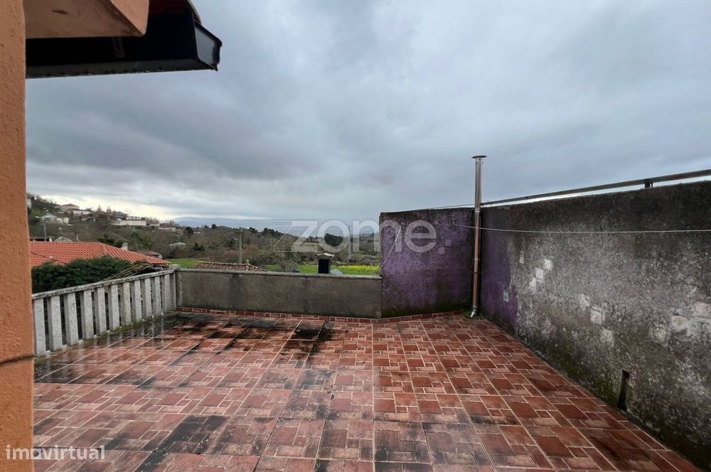 Moradia T4 com 4 Suites em Águas Frias – A 10 Minutos de Chaves