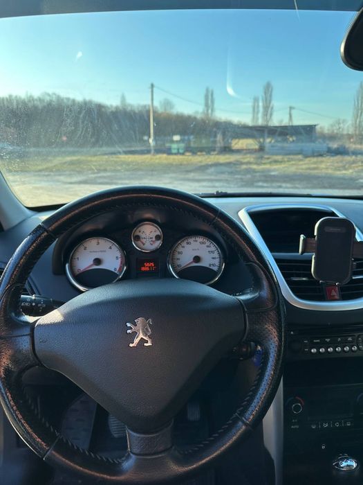 Продам Peugeot  207