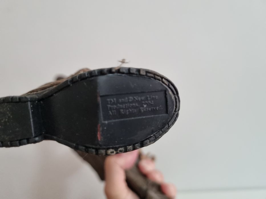 NECA Freddy Krueger com sons - 50cm