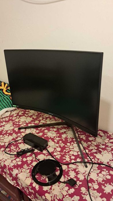 Samsung odyssey g7 1440p 240hz 27"