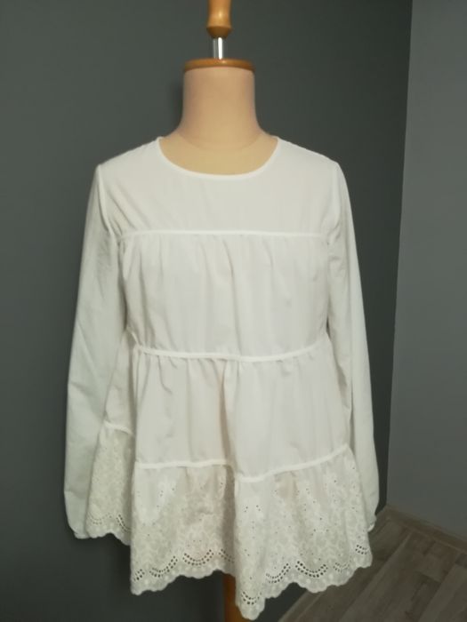 Biała bluzka z haftem Reserved