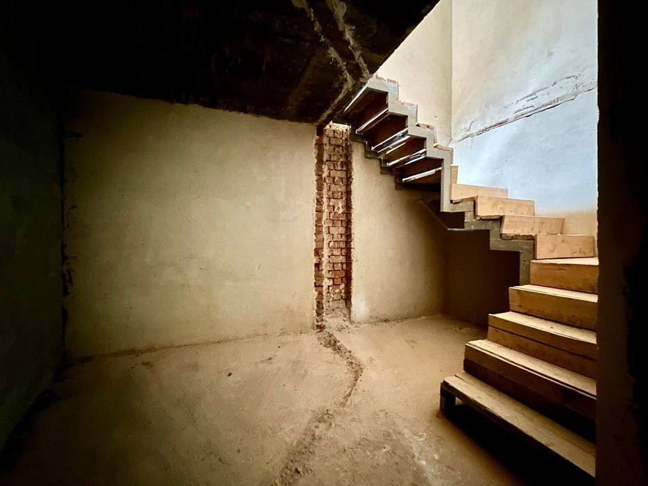 Продаж квартири площею 131.21м² за супер ціною! Є Газ