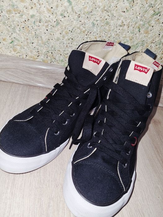Кеди чоловічі Levi's 42р.