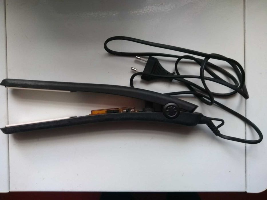 Вирівнювач, плойка для волосся, выпрямитель волос, утюжек.ELBEE.