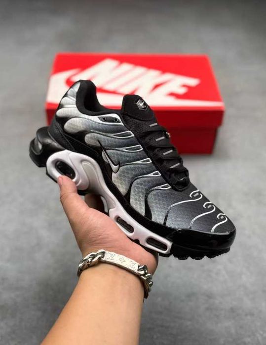 Nike Air Max TN Plus R.40