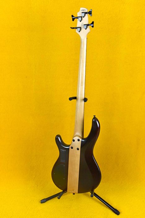 Gitara basowa Cort (fretless)
