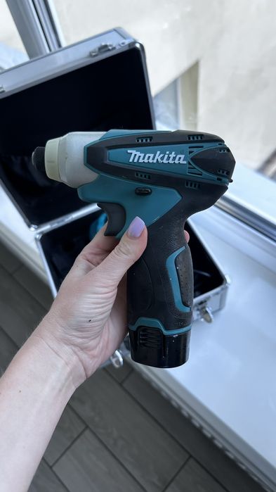 Набір інструментів Makita (шурупо і гайковерт) автопилосос в подарунок