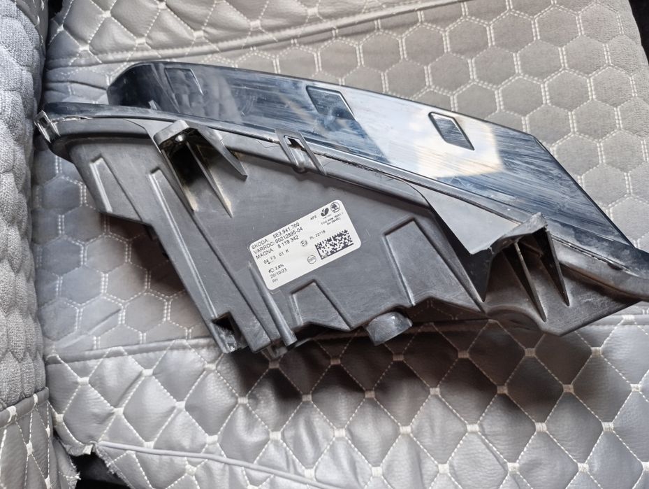 Противотуманка led правий skoda octavia