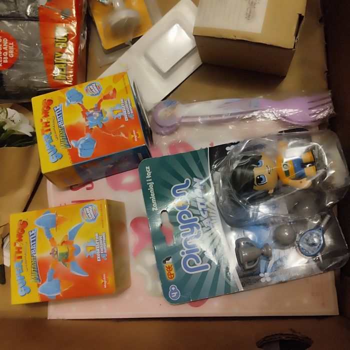 Mały karton mix zabawki plus inne
