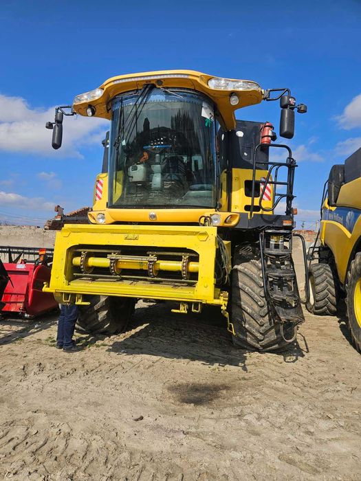 Комбайн зернозбиральний New Holland-CX8090