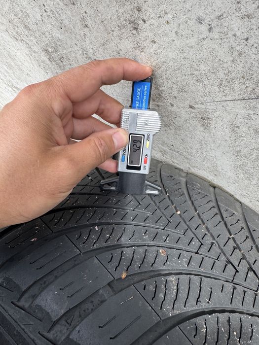 Шини зимові зима пара Kumho 255 55 R18 2022 р 5-6 мм Туарег Q7