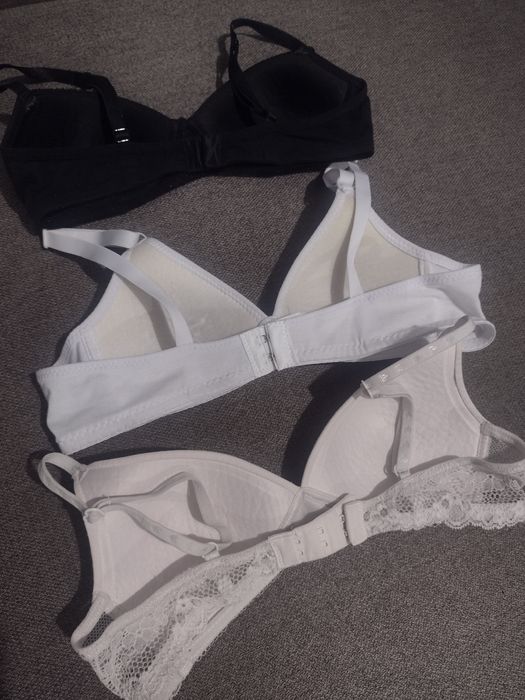 Бюсгалтери на дівчинку