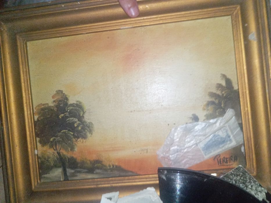 Duas pinturas pequenas texiera uma com e sem assinatura