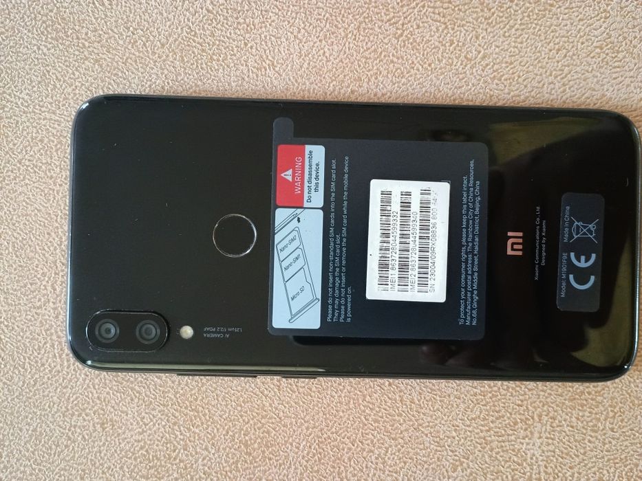 Телефон Xiaomi Mi Play