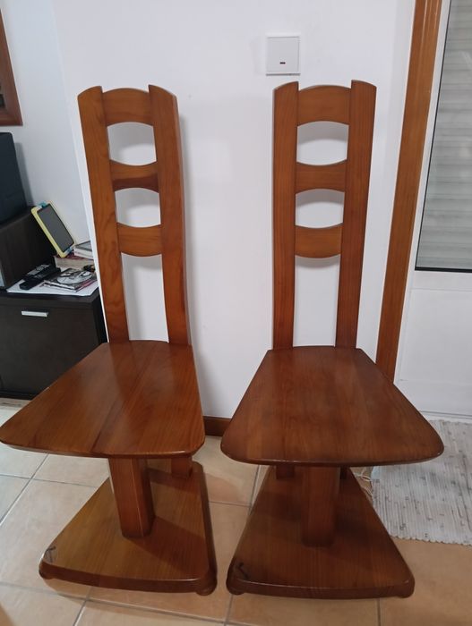 Cadeira de madeira  maciça