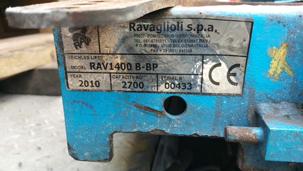 Podnośnik warsztatowy nożycowy RAVAGLIOLI 1400 B-BP 2700 kg