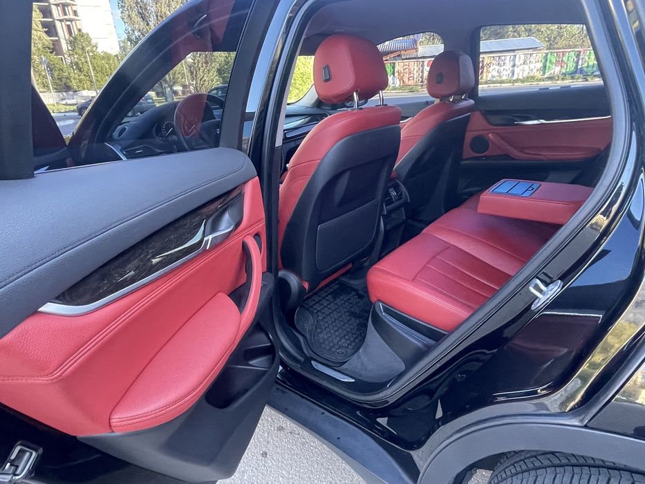 Продам Официальный автомобиль BMW X 6 X-Drive. 2117 гв