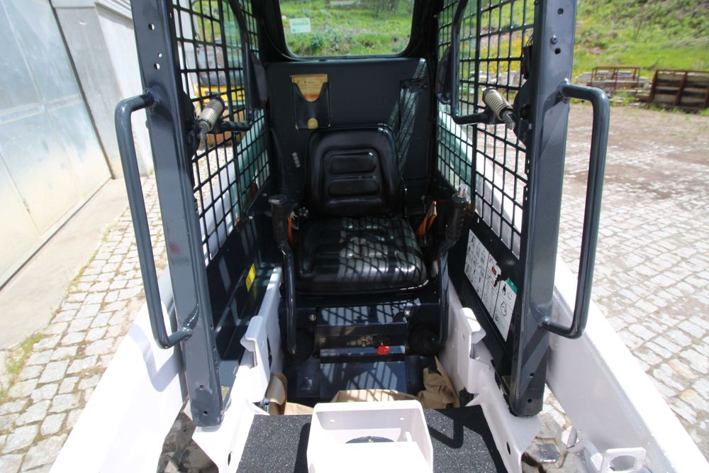 Bobcat Mini carregadora, S70 Tração integral 4 rodas,  como nova