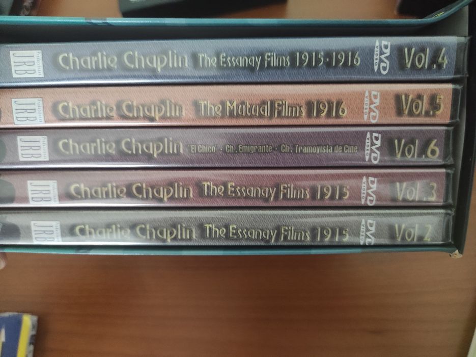 Coleção de DVDs - Filmes raros e documentários