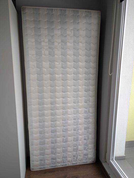 Materac 90x200 w bardzo dobrym stanie - Piaskowa Góra
