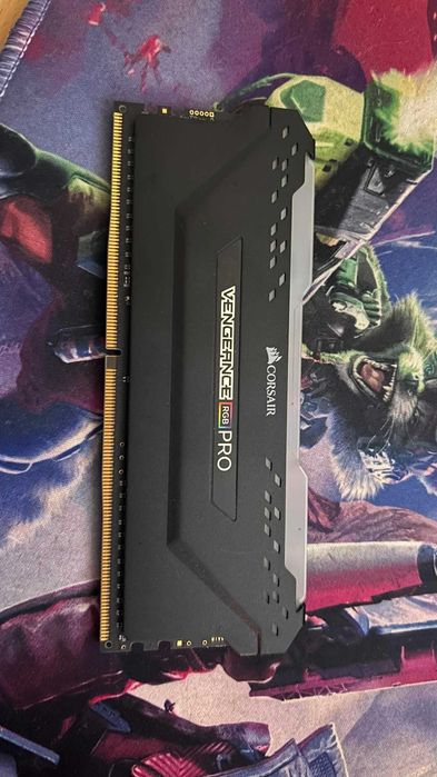 RAM DDR4 16gbs 3600 cl18 corsair vengeance pro rbg
