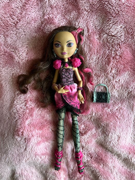 Продам ляльку Ever after high