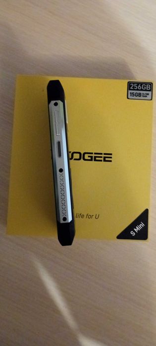 Смартфон Doogee S Mini 8/256GB срібний