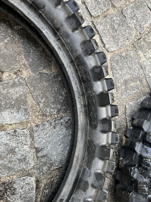 Pneus de Motocross como novos