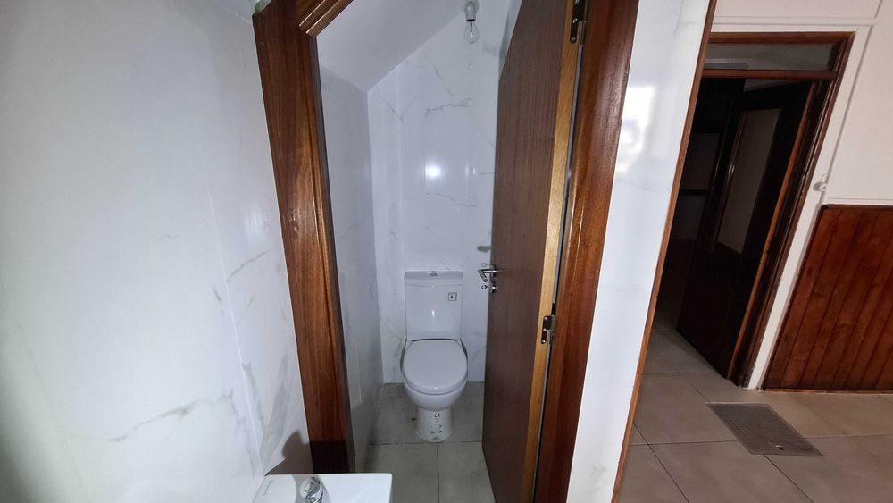 Loja / Espaço Comercial com 75m² no Centro da Cidade – Ideal para Restauração ou Café