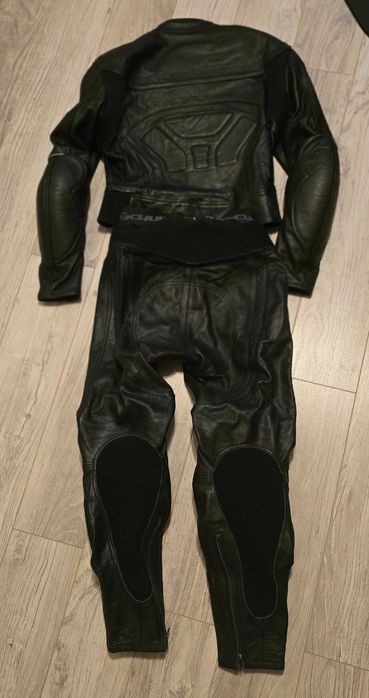 Odzież motocyklowa kombinezony, buty, rękawice